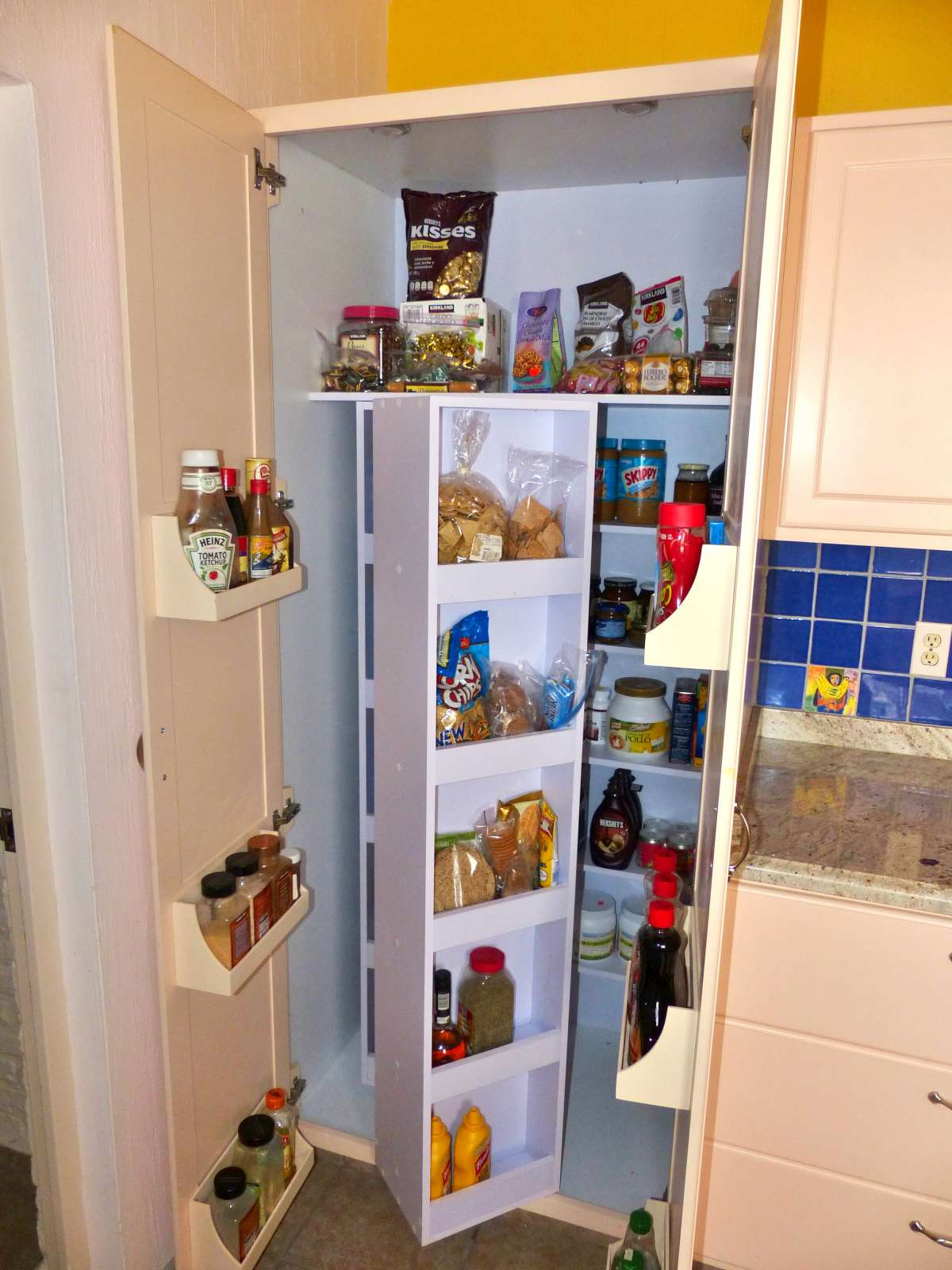 Pantry 3.jpg